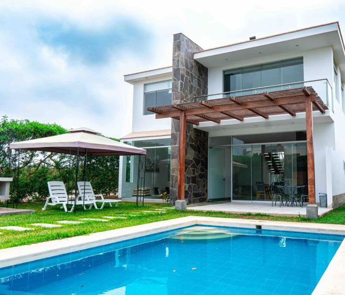 casa con piscina para retiros.